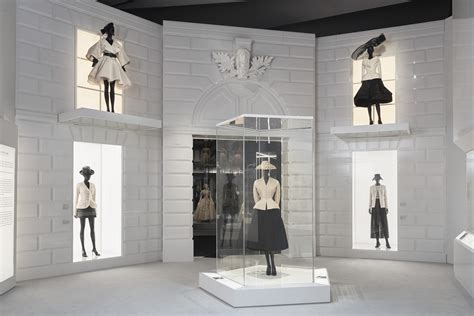 tickets exhibition dior london|christian dior designer of dreams.